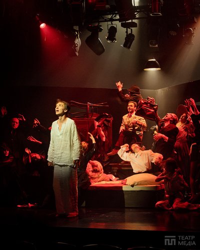 Картотека: в чому винен Герой?